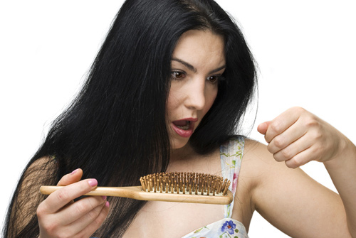 Rụng tóc nhiều do lạm dụng bổ sung sắt