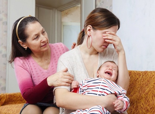 Mẹ bầu lo lắng, buồn rầu có thể khiến trẻ sinh ra khóc nhiều hơn 