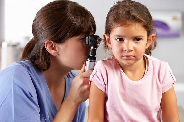 Phát hiện và điều trị viêm tai giữa cho trẻ