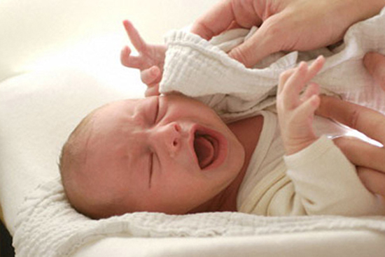 Nhận biết phình đại tràng bẩm sinh ở trẻ sơ sinh
