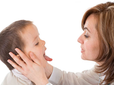 Chữa nhiệt miệng cho trẻ hiệu quả bằng đông y