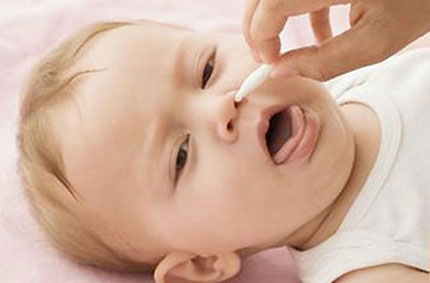 4 sai lầm không đáng khi chữa sổ mũi cho trẻ