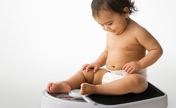 Trẻ sơ sinh thấp cân, cần chăm sóc thế nào cho đúng?